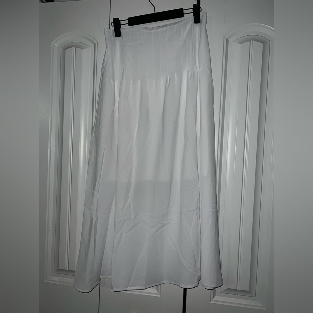Amazon Maxi White Medium Skirt